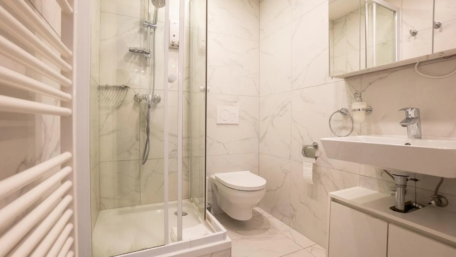 Daire Urban Studio With Queen-Size Bed, Self Check-In Viyana Avusturya
