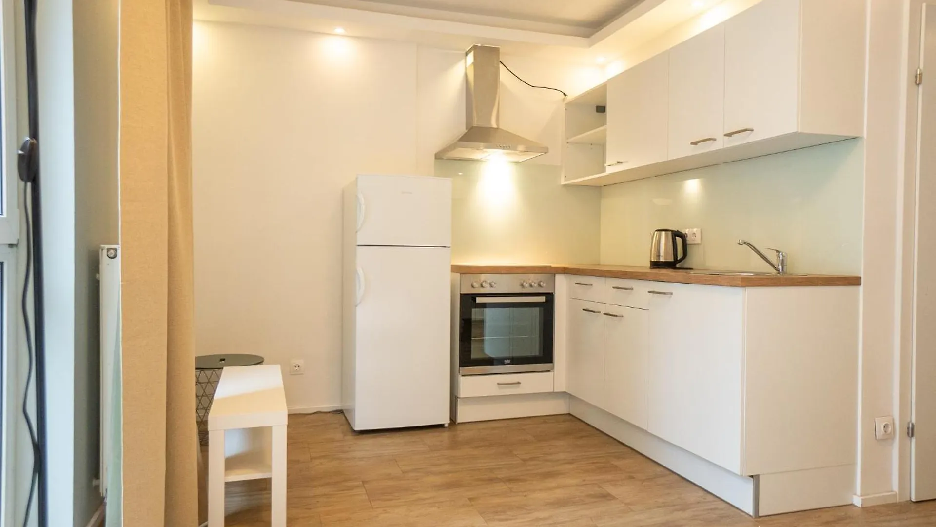 Urban Studio With Queen-Size Bed, Self Check-In Viena Apartamento