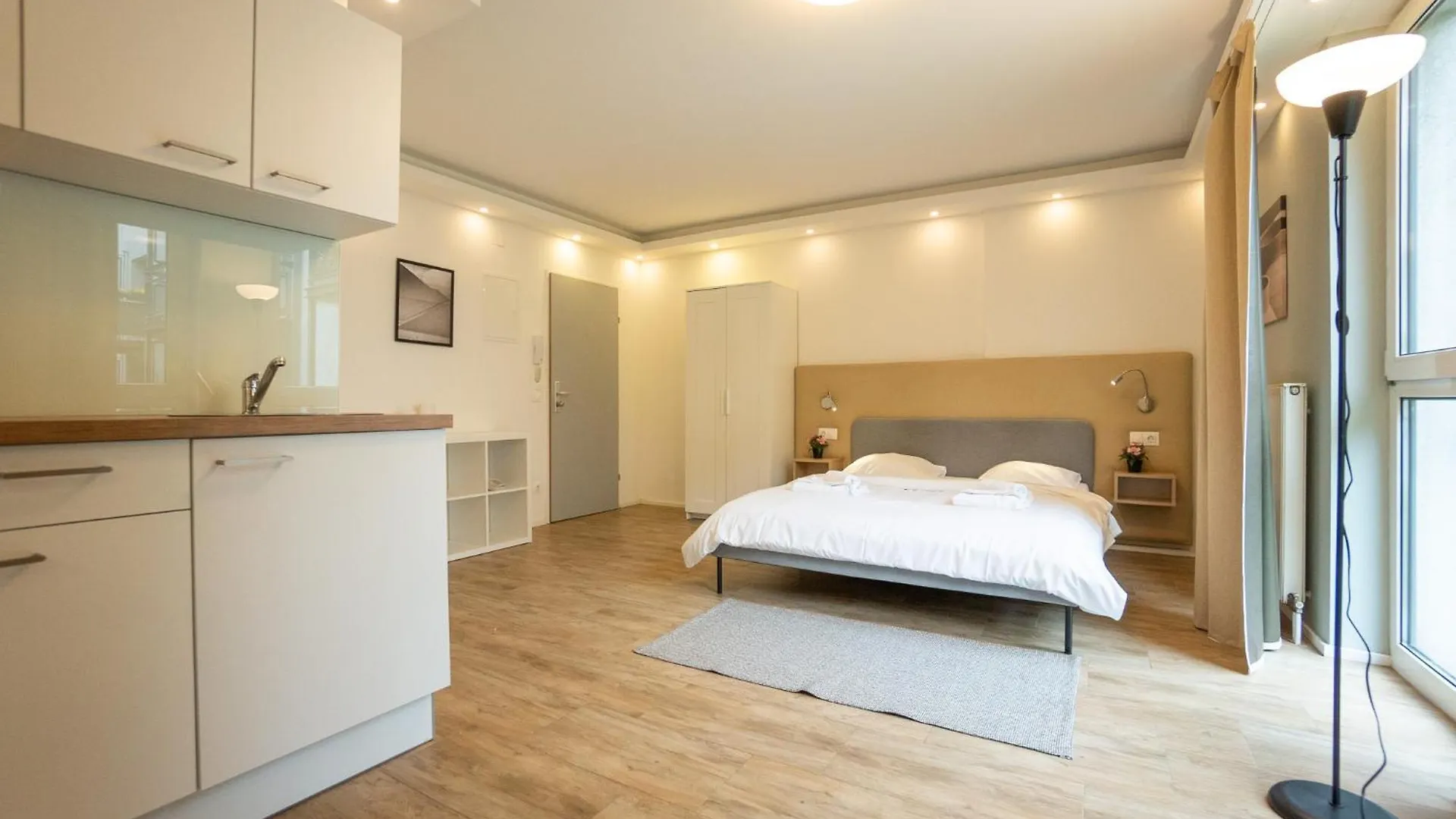 Urban Studio With Queen-Size Bed, Self Check-In Viena