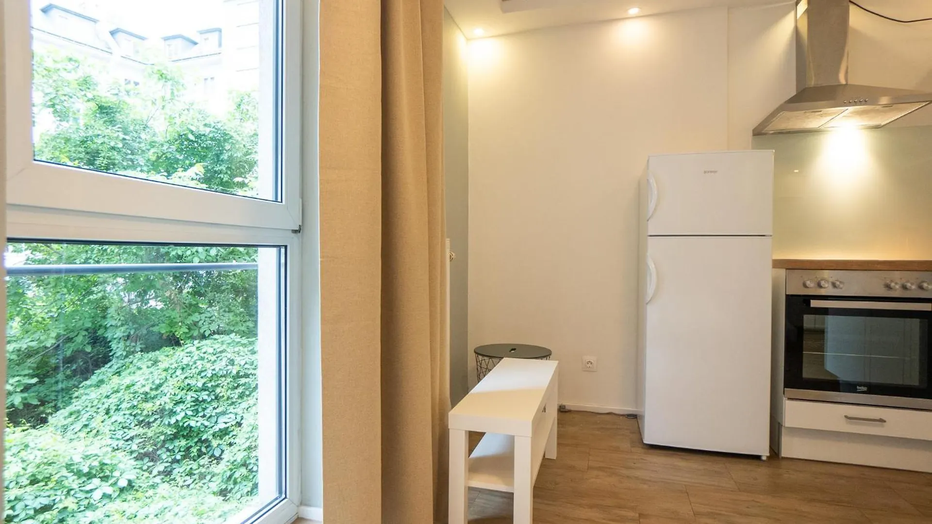 Urban Studio With Queen-Size Bed, Self Check-In Viena Apartamento